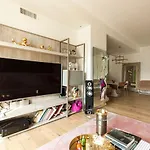Luxury Designer Space In Shopping District