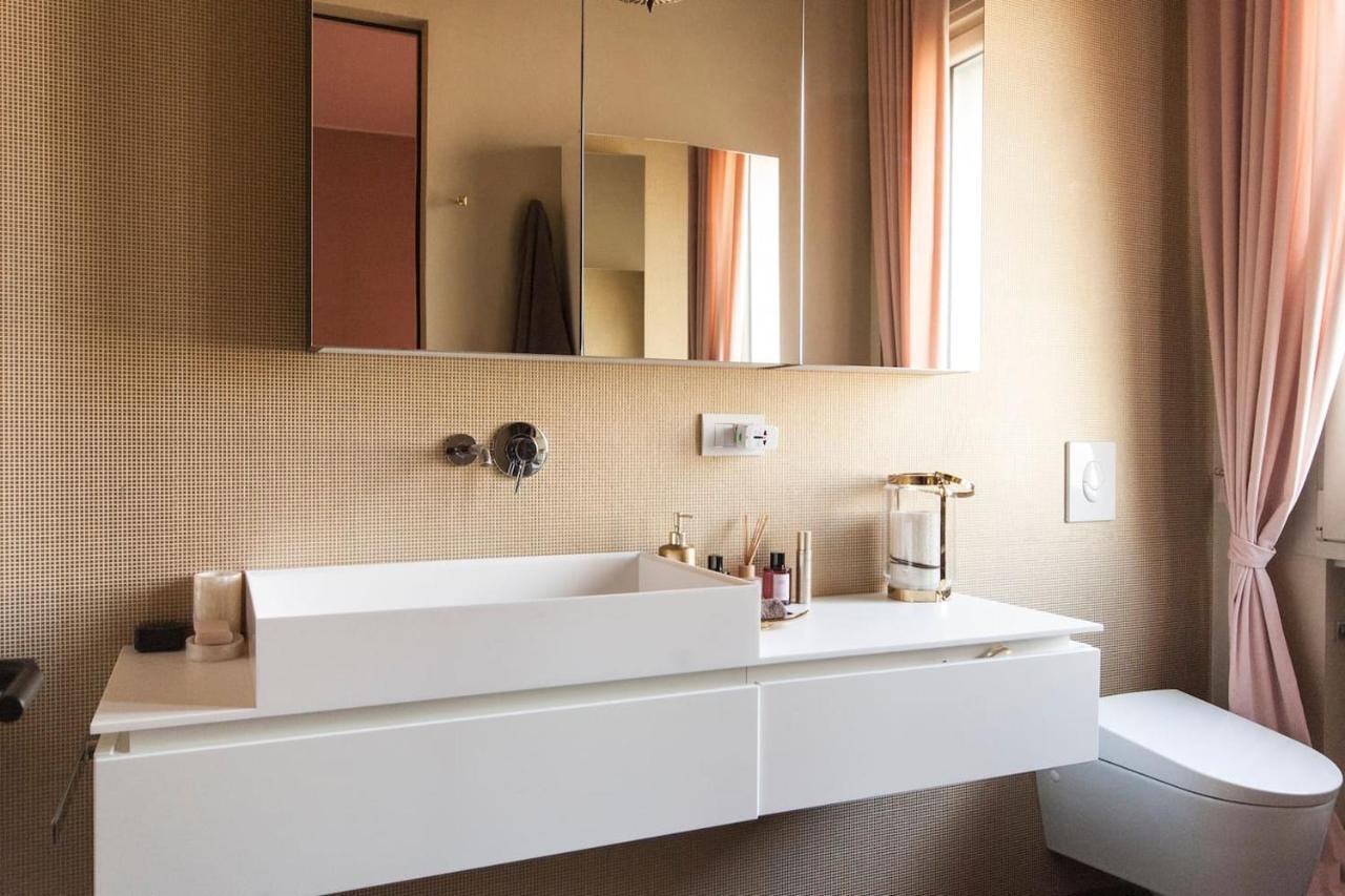 Luxury Designer Space In Shopping District Apartment Milan